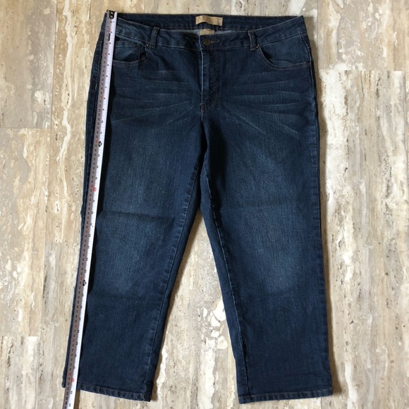 Vero Cropped Jeans by Veronique Cloutier - Picture 8 of 12